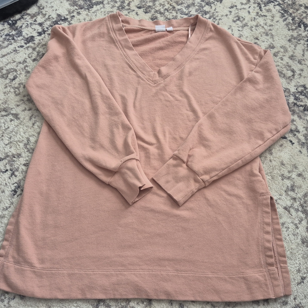GAP Xs Soft Pink Peach V-Neck Top